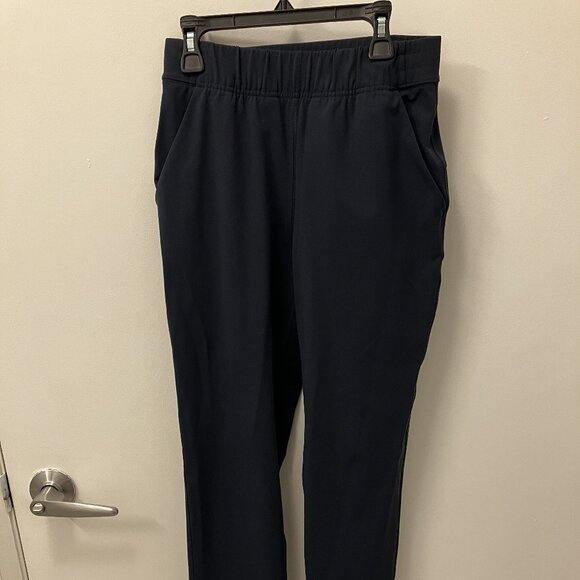 Aritzia The Group by Babaton Weekender Pant in Navy - Picture 2 of 7